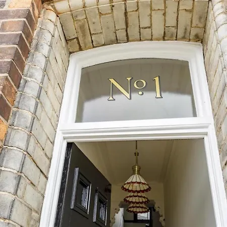 Сasa de vacaciones 4 Bed Town House With Views Of Clifford & River Ouse York
