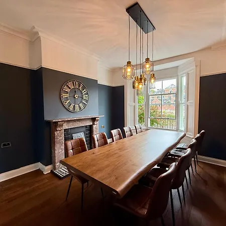 4 Bed Town House With Views Of Clifford & River Ouse Сasa de vacaciones York