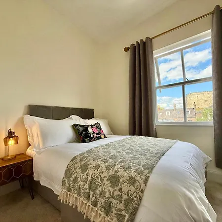 Сasa de vacaciones 4 Bed Town House With Views Of Clifford & River Ouse York