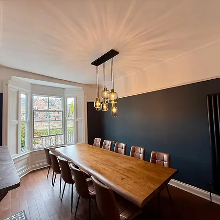 Сasa de vacaciones 4 Bed Town House With Views Of Clifford & River Ouse York