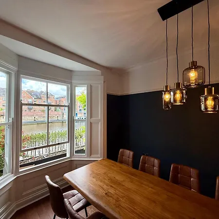 4 Bed Town House With Views Of Clifford & River Ouse Feriehus York